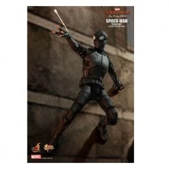 Gametraders Blacktown Collectables Spider-Man: Far From Home - Stealth Suit Deluxe 12