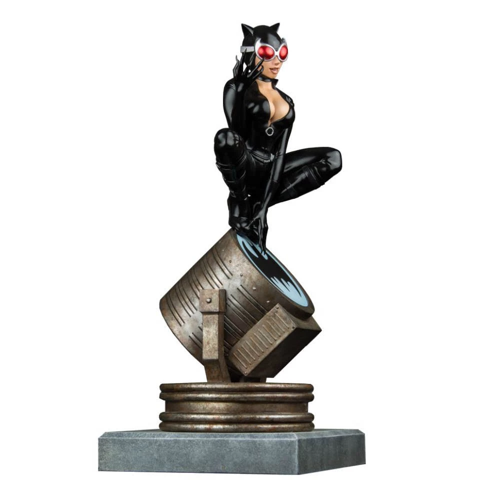Gametraders Rouse Hill Collectables Batman - Catwoman On Light-Up Bat-Signal Limited Edition Statue 5 Gametraders Rouse Hill Collectables Batman - Catwoman On Light-Up Bat-Signal Limited Edition Statue