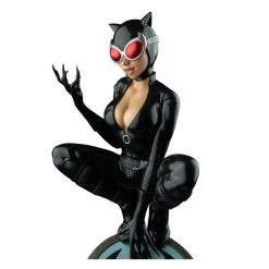 Gametraders Rouse Hill Collectables Batman - Catwoman On Light-Up Bat-Signal Limited Edition Statue 11 Gametraders Rouse Hill Collectables Batman - Catwoman On Light-Up Bat-Signal Limited Edition Statue