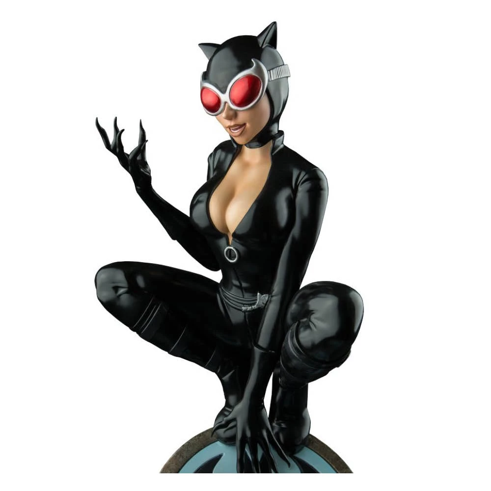 Gametraders Rouse Hill Collectables Batman - Catwoman On Light-Up Bat-Signal Limited Edition Statue 7 Gametraders Rouse Hill Collectables Batman - Catwoman On Light-Up Bat-Signal Limited Edition Statue