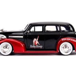Gametraders Rouse Hill Betty Boop - 1939 Checy Master Deluxe 1:24 With Figure Hollywood Ride