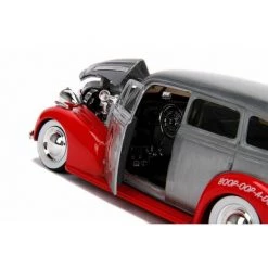 Gametraders Rouse Hill Betty Boop - 1939 Chevy Master Deluxe 1:24 Scale Hollywood Ride